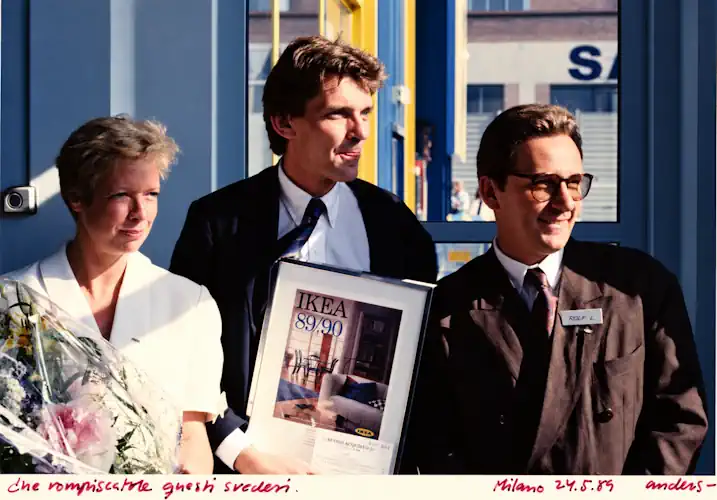 Barbro Lundqvist, Rolf Lundqvist och Åke Olsson tillsammans vid öppningen av IKEA i Italien 1989